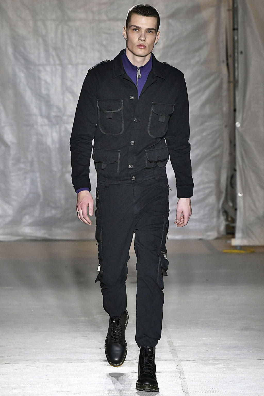 Fashion Week Milan Fall/Winter 2019 look 3 from the John Richmond collection 男装