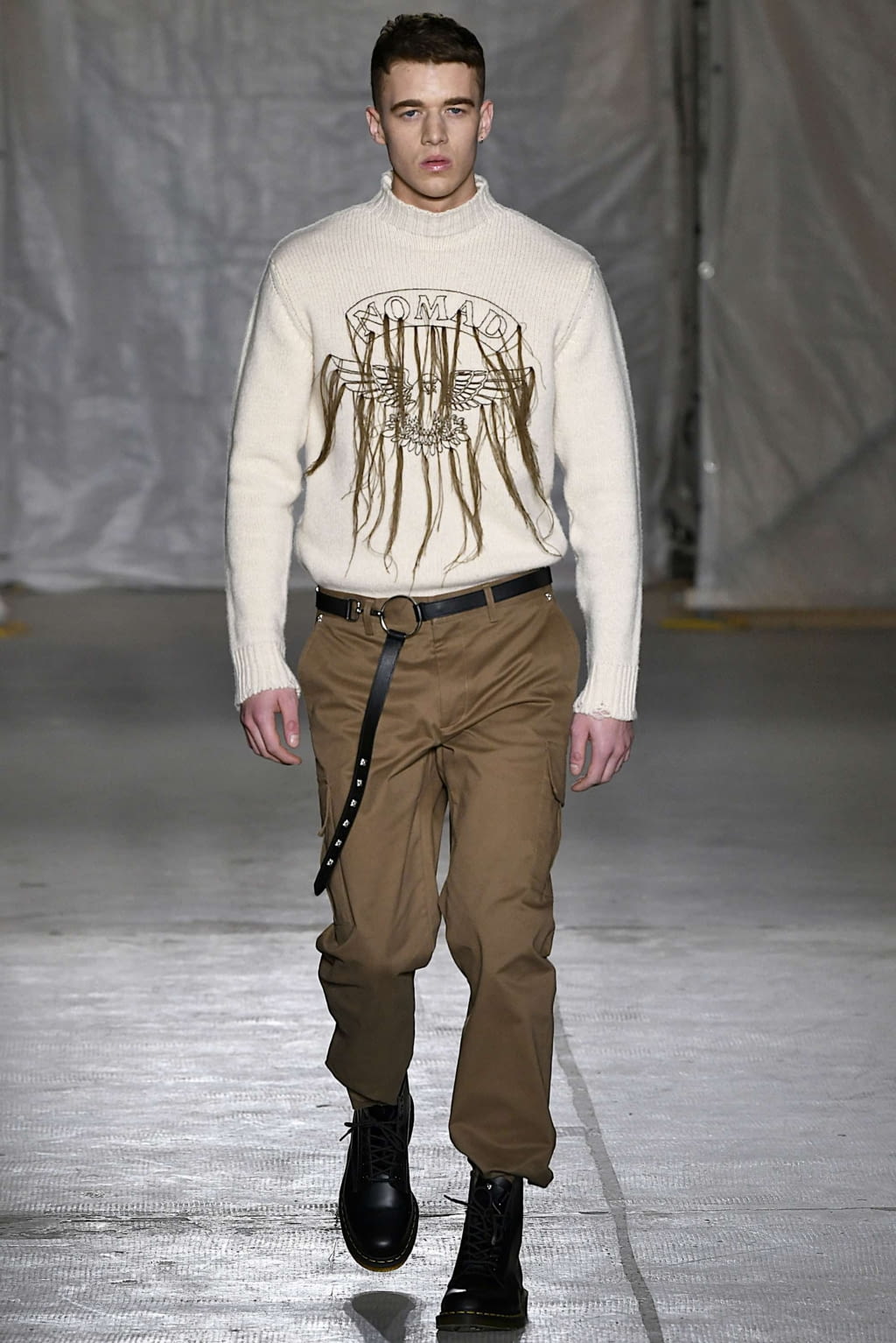 Fashion Week Milan Fall/Winter 2019 look 15 from the John Richmond collection 男装