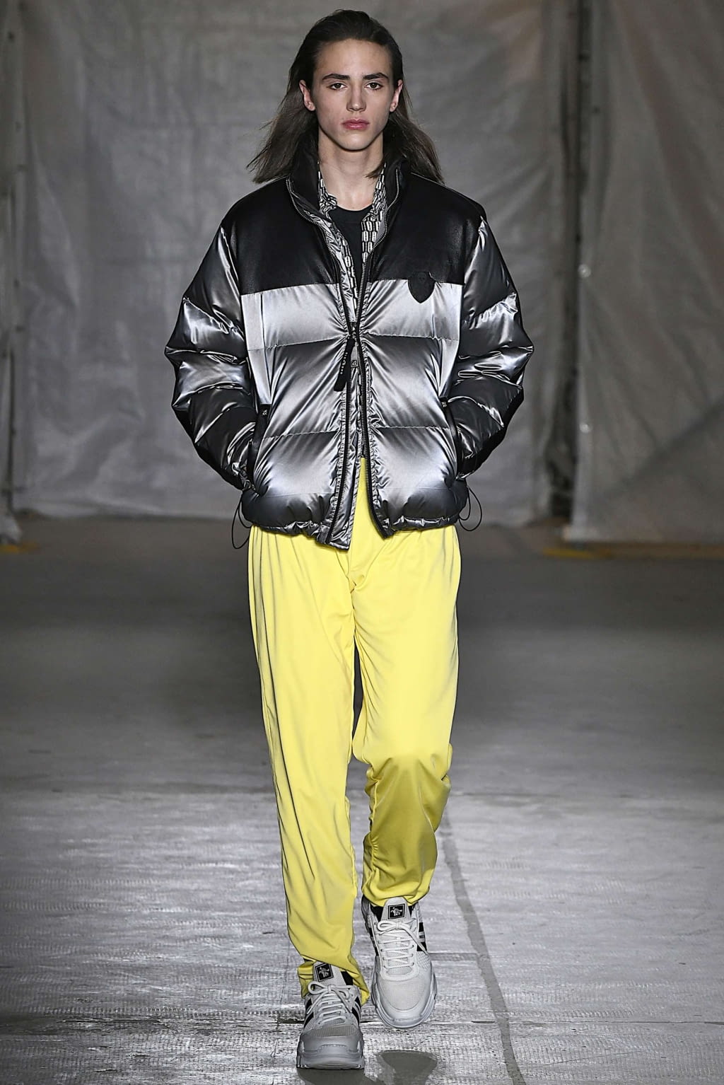 Fashion Week Milan Fall/Winter 2019 look 25 from the John Richmond collection 男装