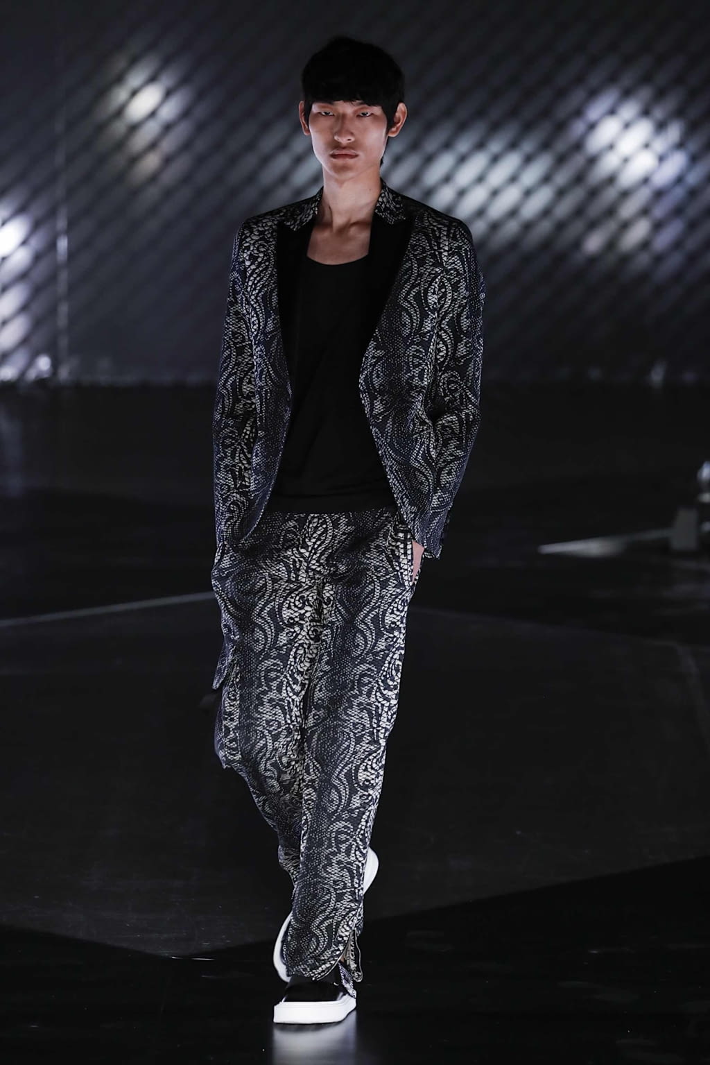 Fashion Week Milan Spring/Summer 2020 look 22 from the John Richmond collection 男装