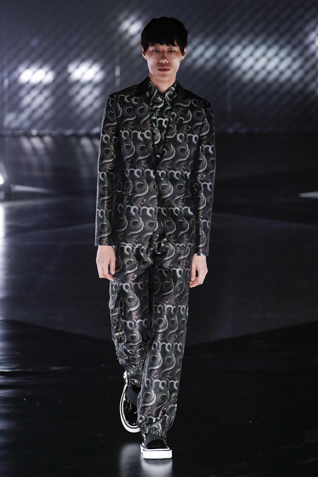 Fashion Week Milan Spring/Summer 2020 look 39 from the John Richmond collection 男装