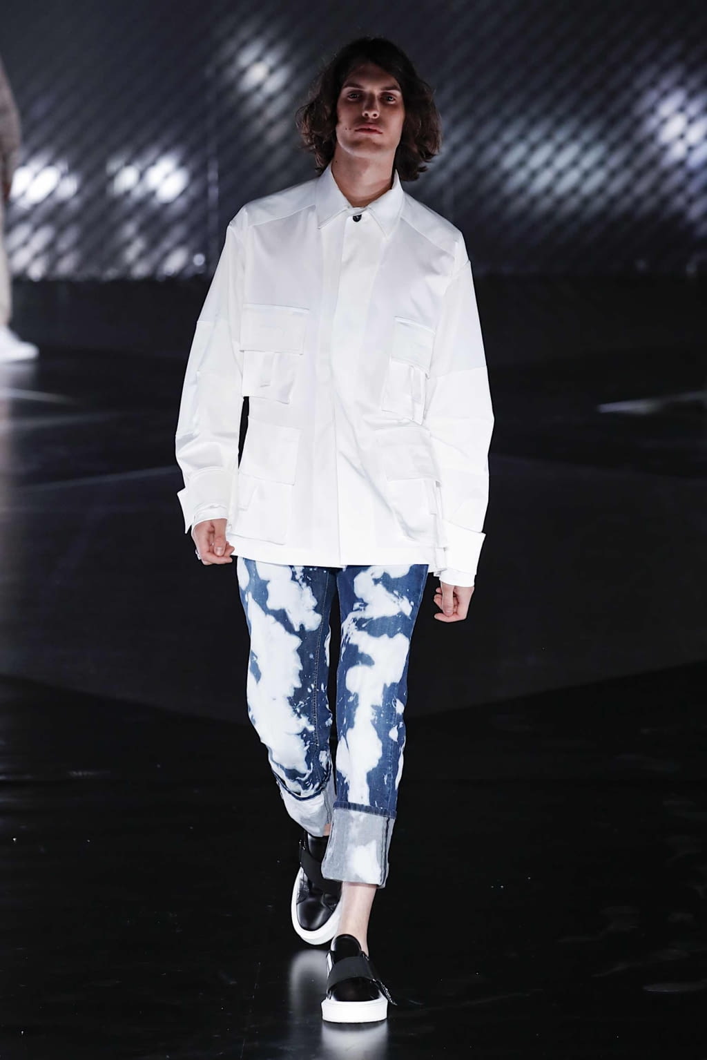 Fashion Week Milan Spring/Summer 2020 look 41 from the John Richmond collection 男装