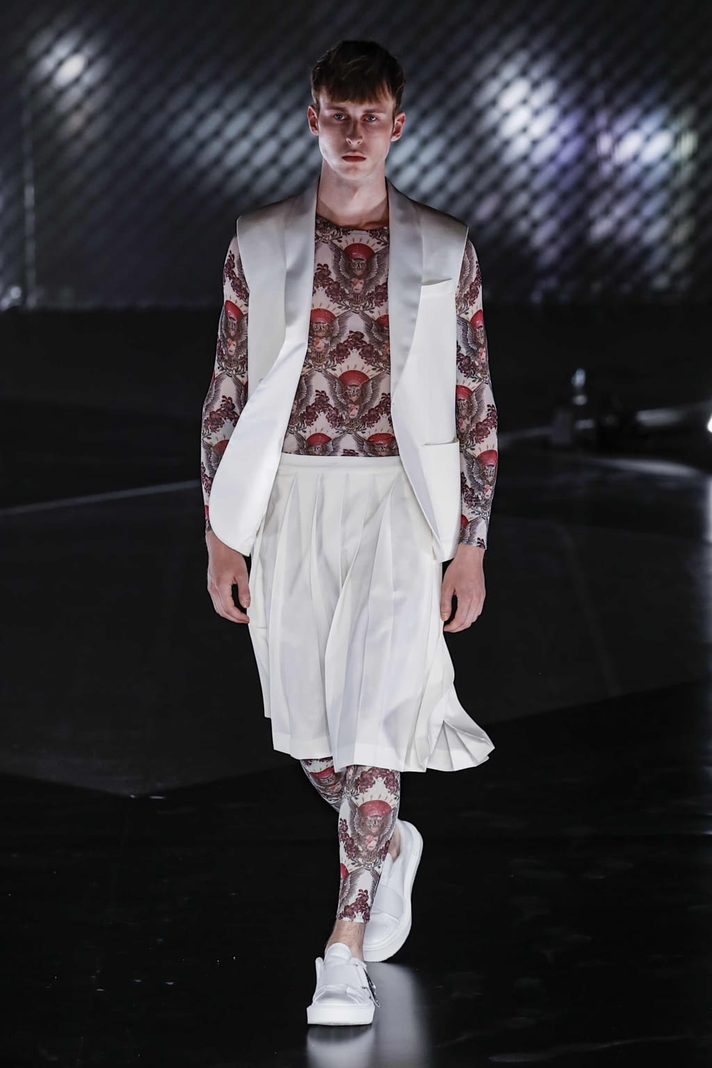 Fashion Week Milan Spring/Summer 2020 look 45 from the John Richmond collection 男装