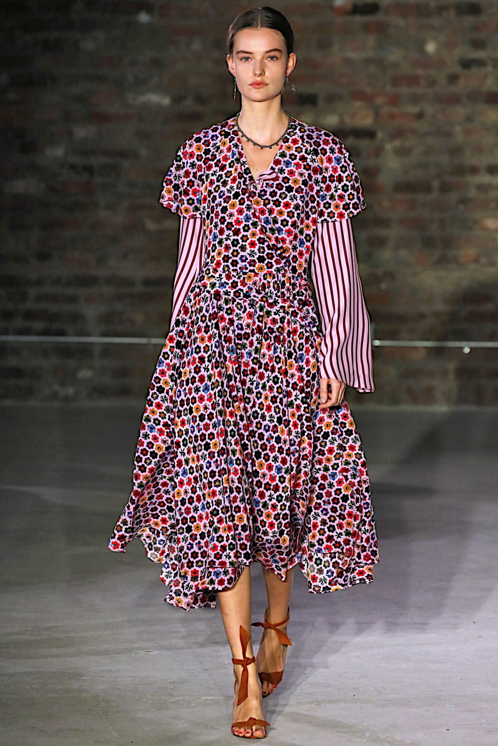 Fashion Week New York Fall/Winter 2019 look 8 from the Jonathan Cohen collection 女装