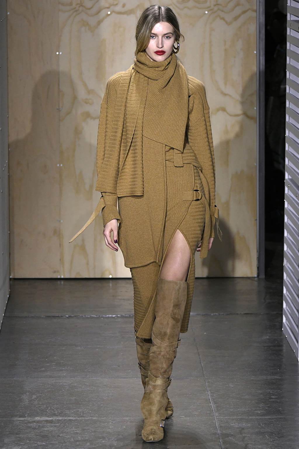 Fashion Week New York Fall/Winter 2019 look 6 from the Simkhai collection womenswear