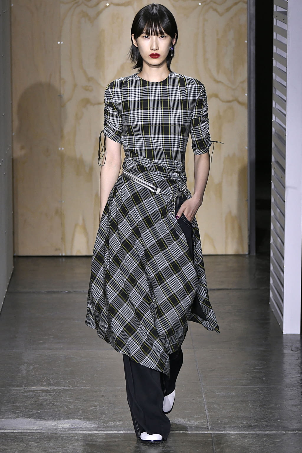Fashion Week New York Fall/Winter 2019 look 14 from the Simkhai collection womenswear