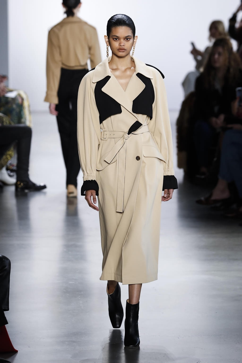 Fashion Week New York Fall/Winter 2020 look 3 from the Simkhai collection 女装