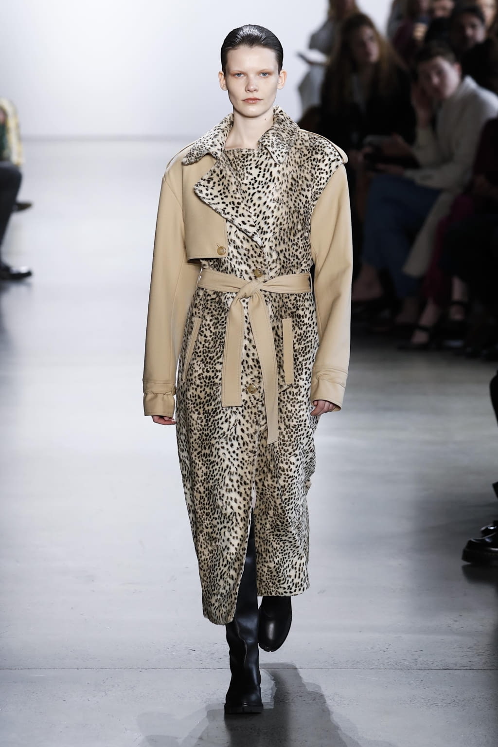 Fashion Week New York Fall/Winter 2020 look 13 from the Simkhai collection 女装