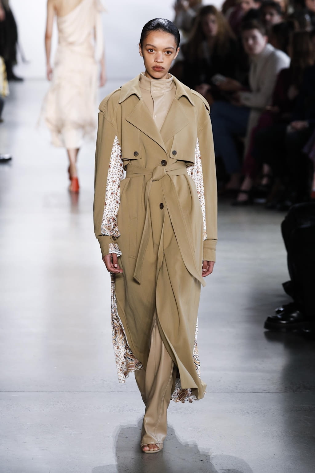 Fashion Week New York Fall/Winter 2020 look 25 from the Simkhai collection 女装