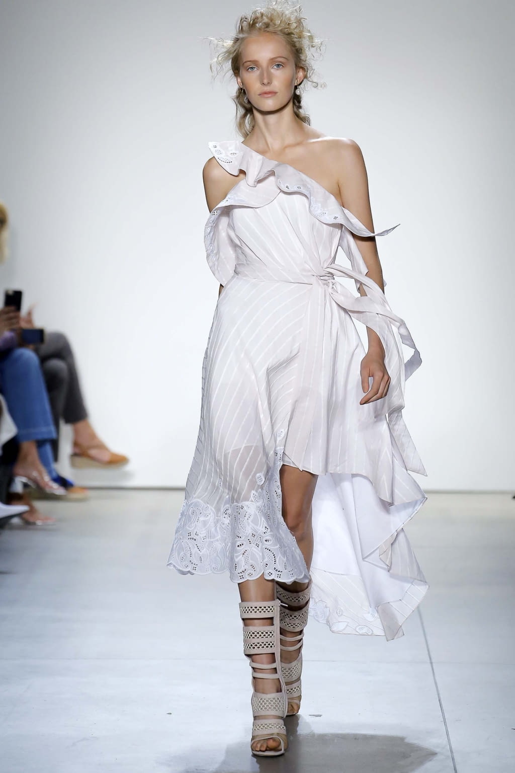 Fashion Week New York Spring/Summer 2018 look 5 de la collection Simkhai womenswear
