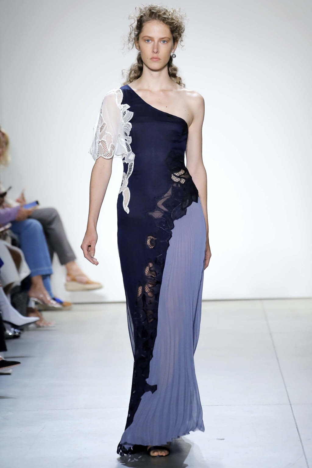 Fashion Week New York Spring/Summer 2018 look 23 from the Simkhai collection womenswear