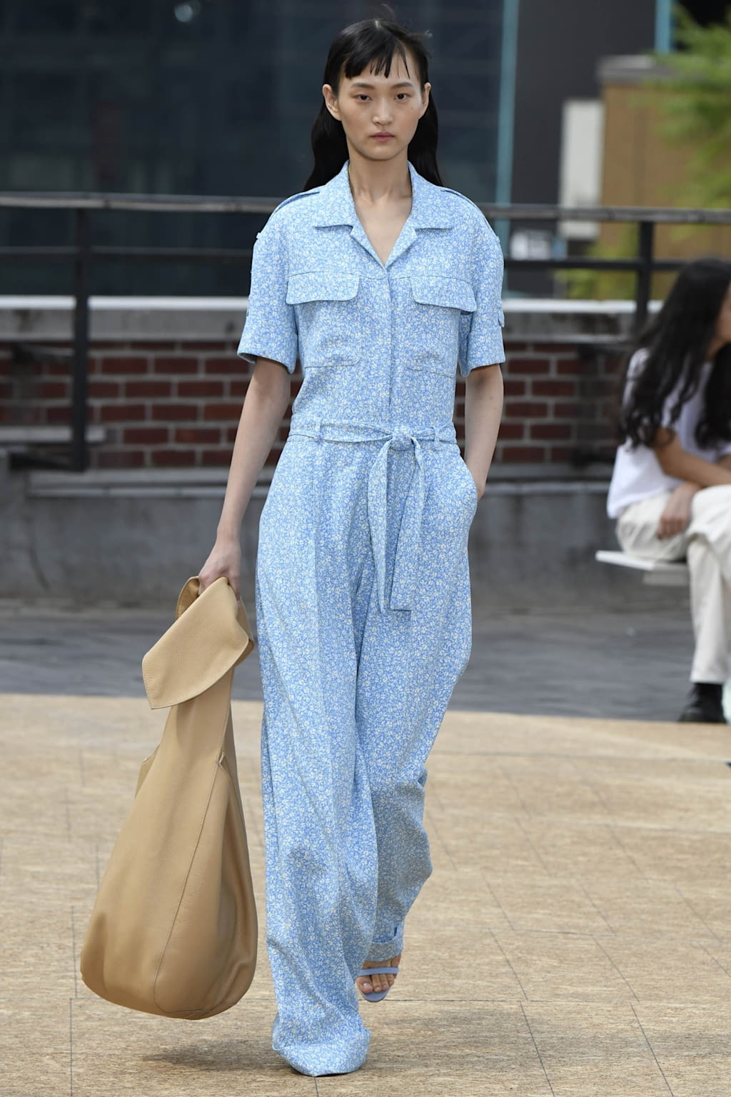 Fashion Week New York Spring/Summer 2020 look 28 from the Simkhai collection 女装