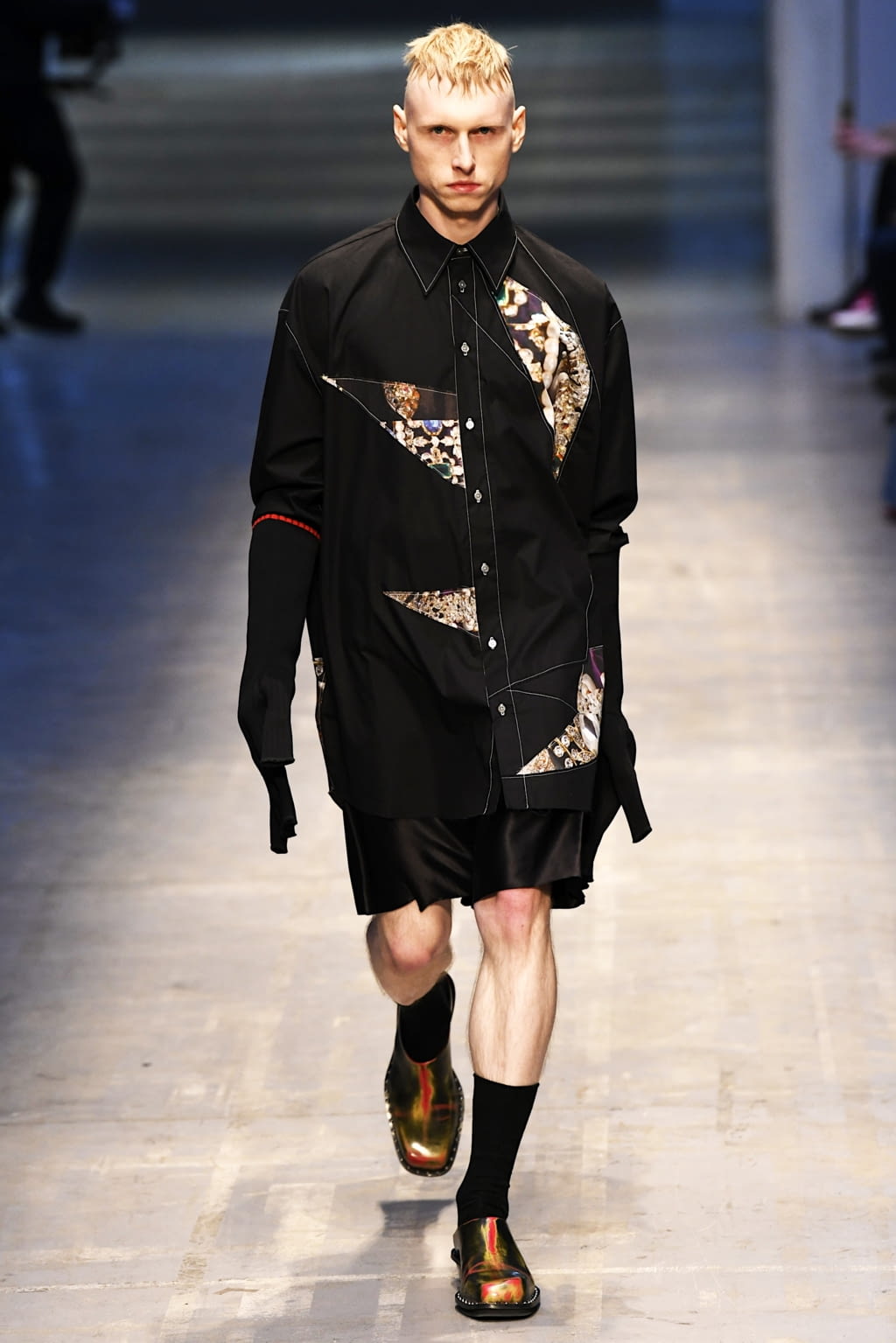 Fashion Week Milan Fall/Winter 2022 look 19 de la collection Jordanluca menswear