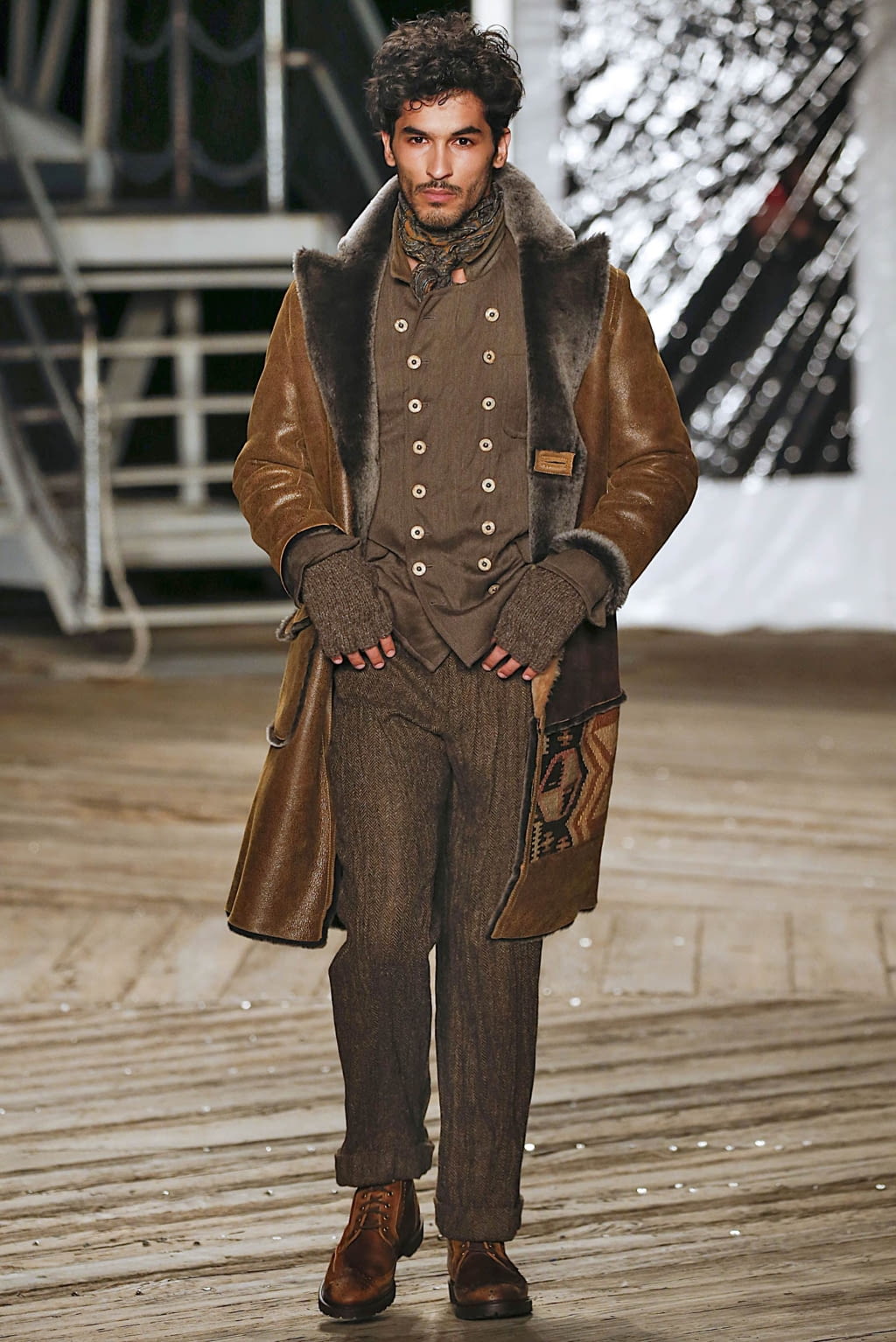 Fashion Week New York Fall/Winter 2019 look 1 from the Joseph Abboud collection menswear
