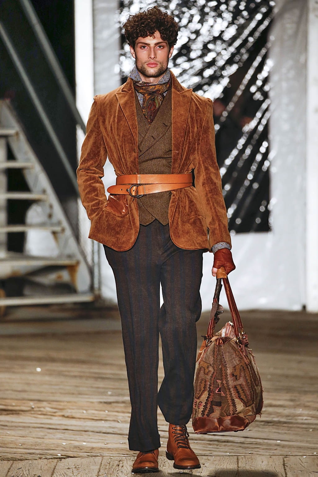 Fashion Week New York Fall/Winter 2019 look 3 from the Joseph Abboud collection menswear