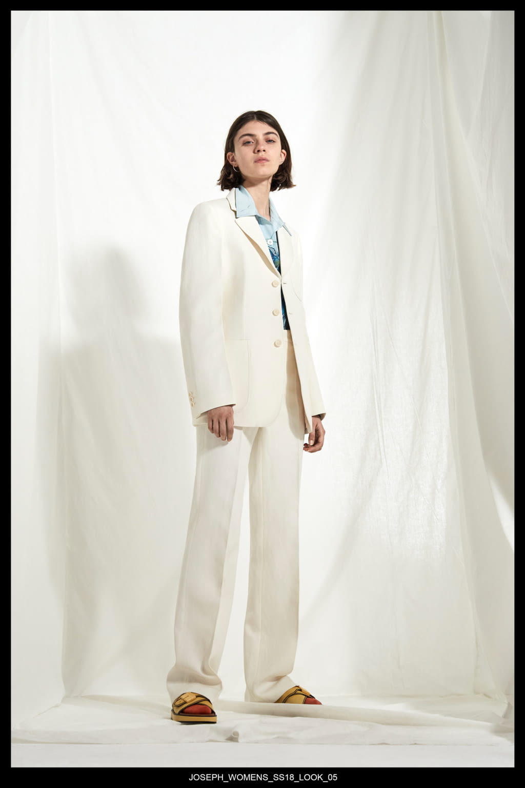 Fashion Week London Resort 2018 look 5 from the Joseph collection 女装