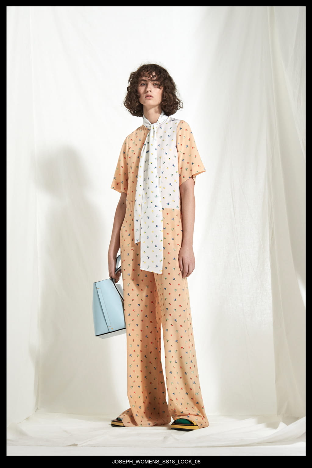 Fashion Week London Resort 2018 look 8 from the Joseph collection 女装