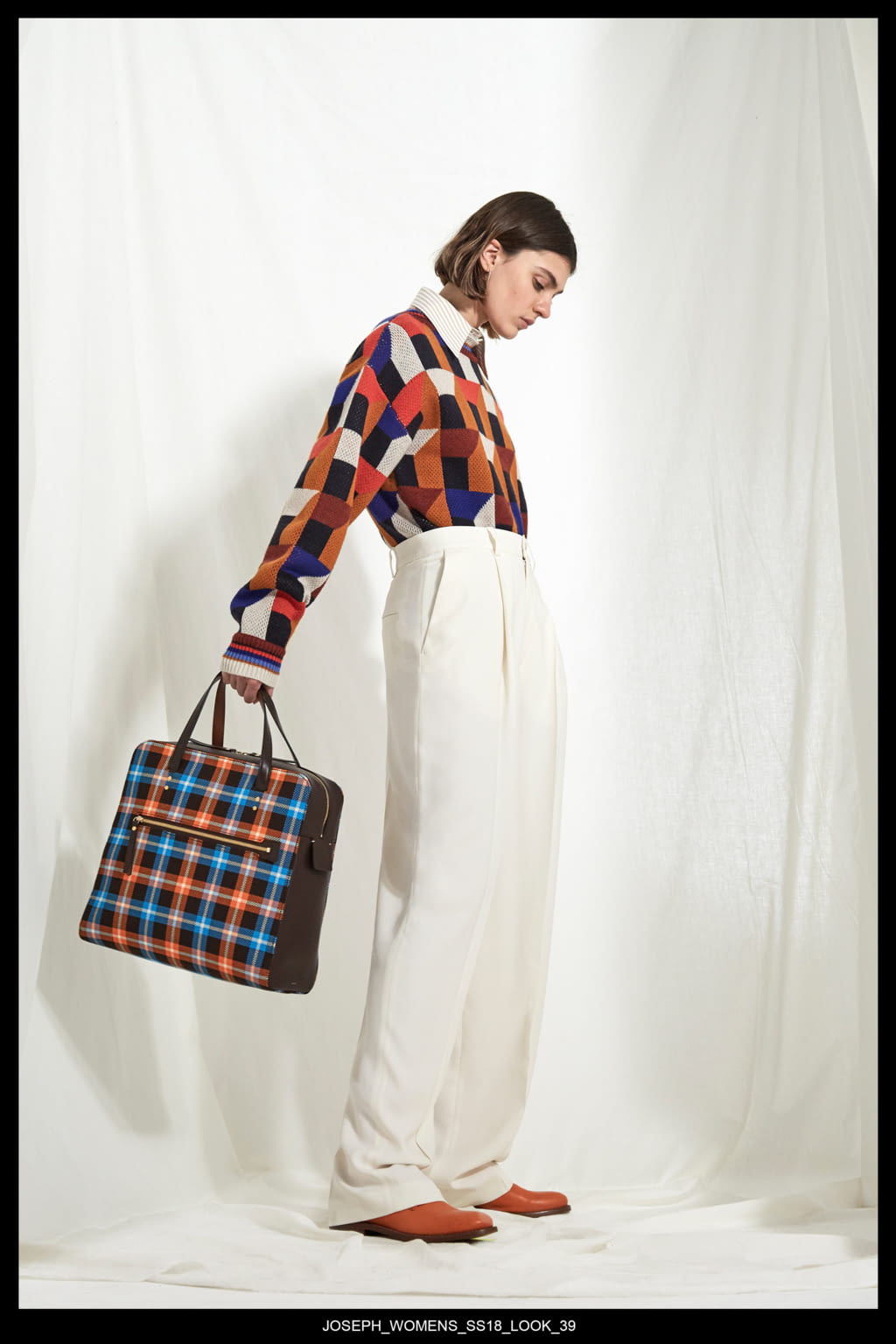 Fashion Week London Resort 2018 look 42 from the Joseph collection 女装