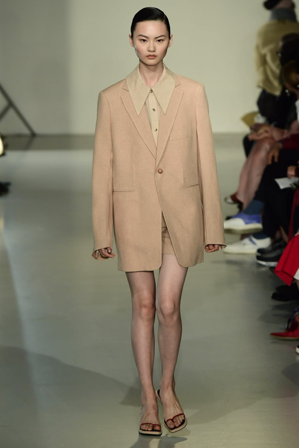 Fashion Week London Spring/Summer 2018 look 14 from the Joseph collection womenswear