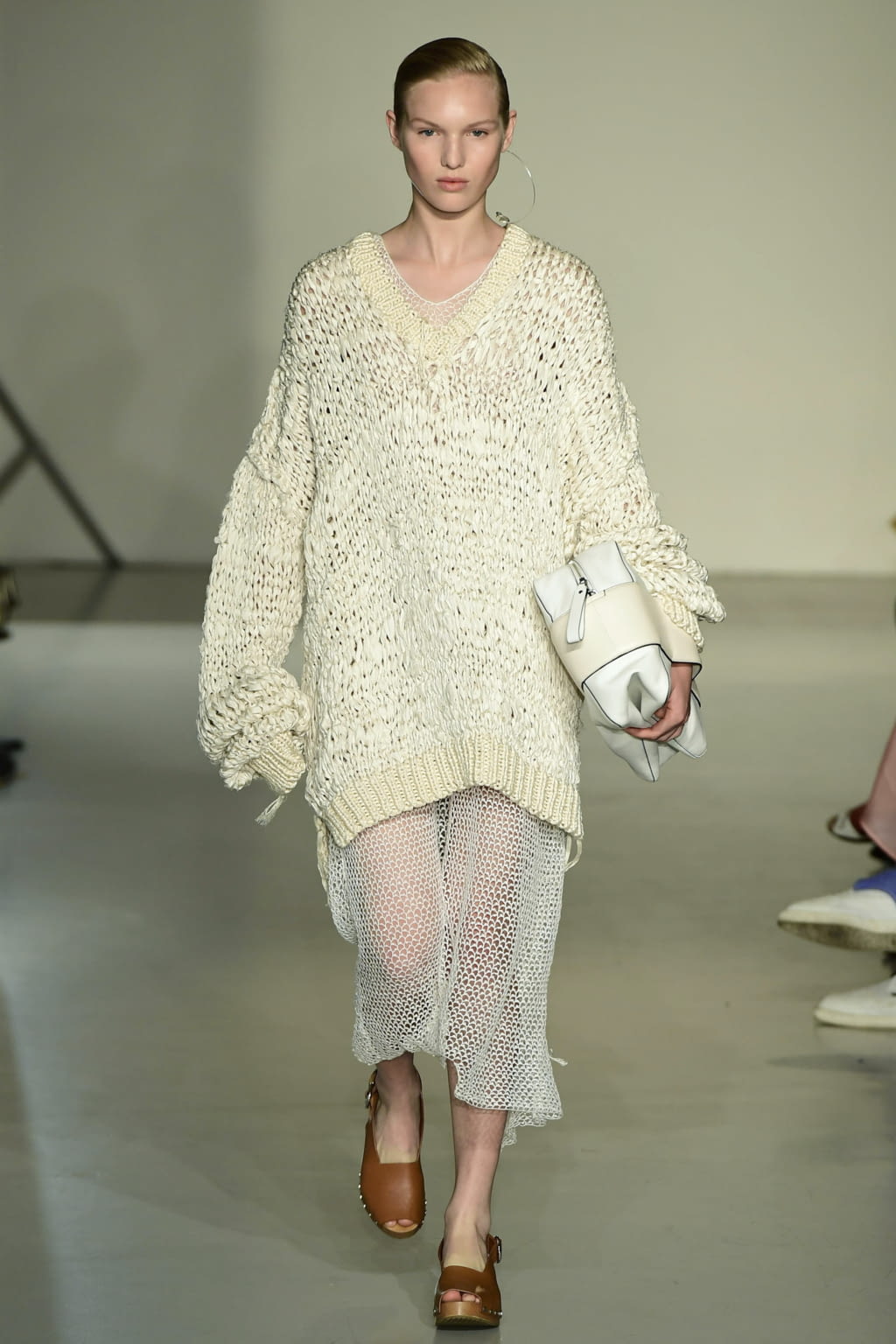 Fashion Week London Spring/Summer 2018 look 15 from the Joseph collection womenswear
