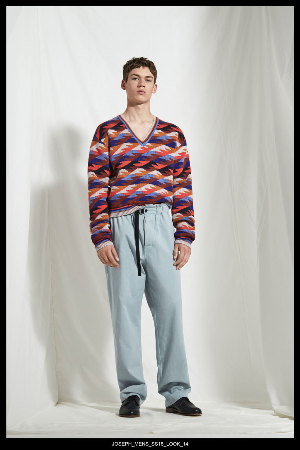 Fashion Week London Spring/Summer 2018 look 14 from the Joseph collection menswear
