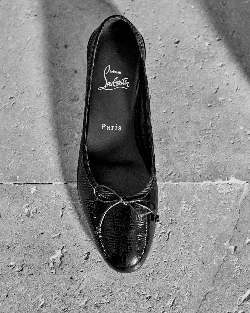 Fashion Week Paris Resort 2025 look 59 from the Christian Louboutin collection womenswear accessories