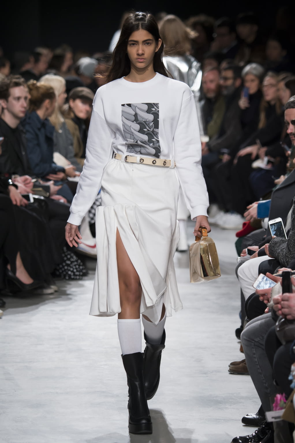 Fashion Week Paris Fall/Winter 2016 look 27 de la collection Julien David womenswear