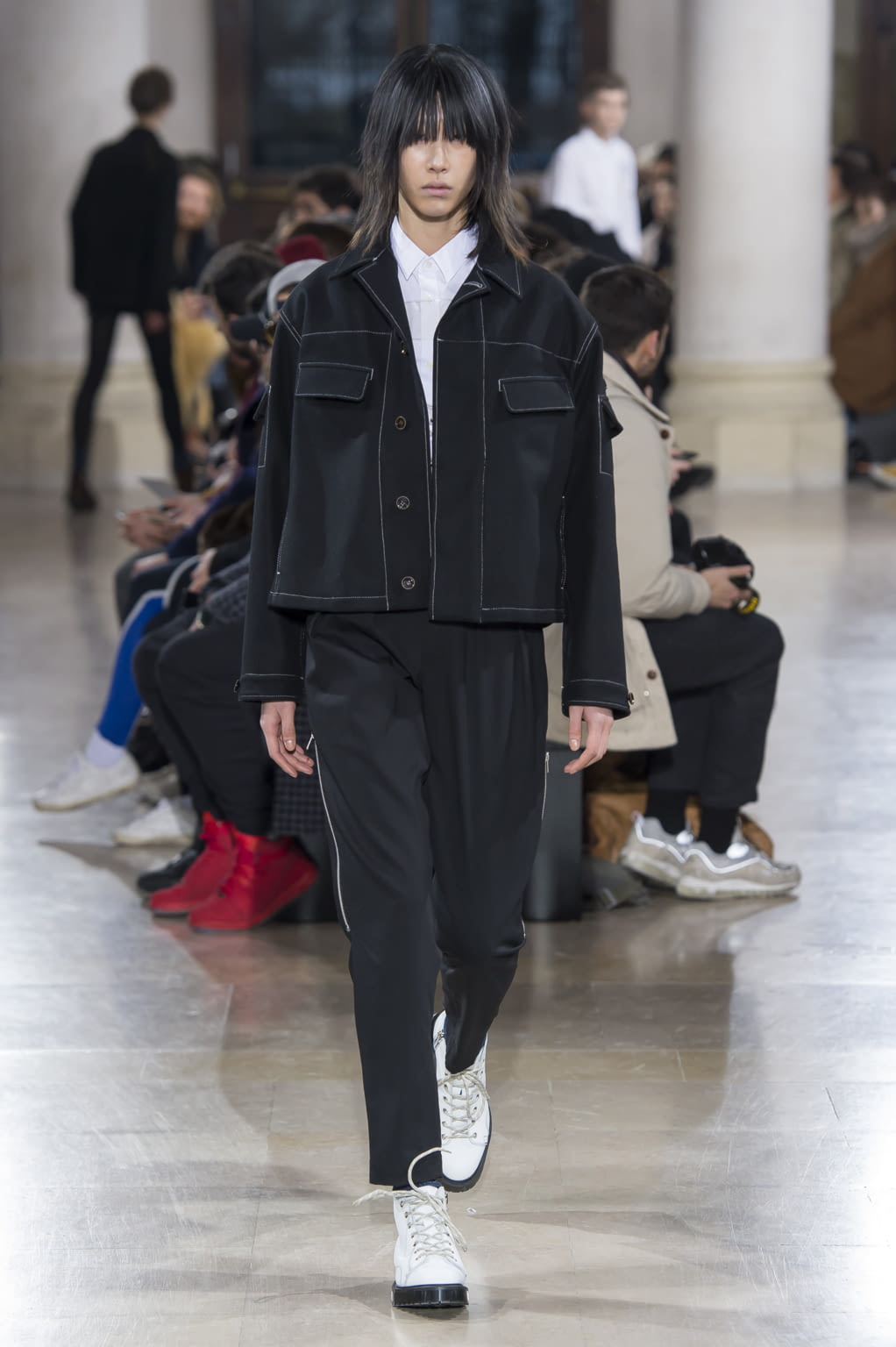 Fashion Week Paris Fall/Winter 2017 look 32 from the Julien David collection 男装