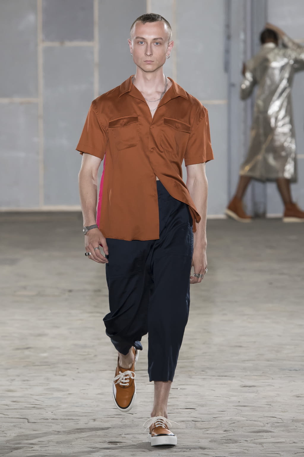 Fashion Week Paris Spring/Summer 2018 look 12 from the Julien David collection menswear