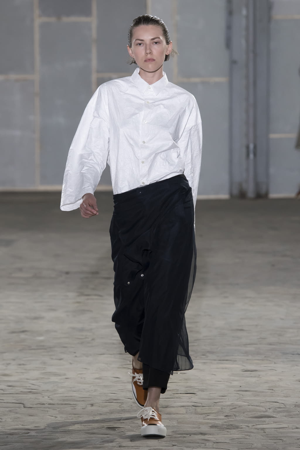 Fashion Week Paris Spring/Summer 2018 look 17 from the Julien David collection menswear