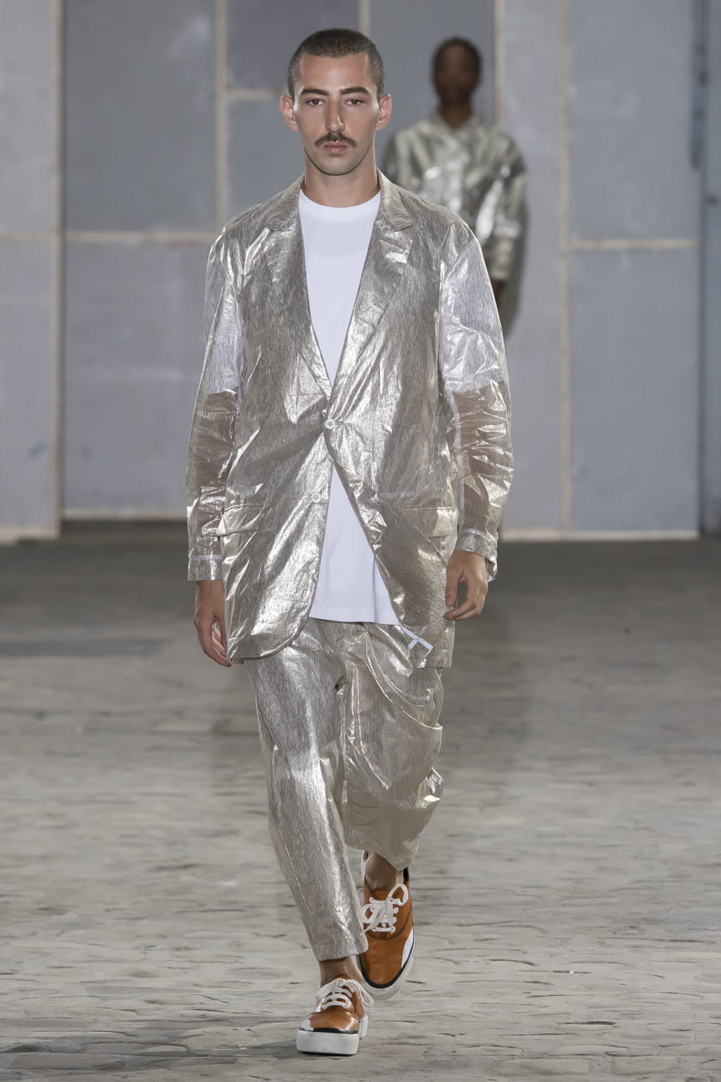 Fashion Week Paris Spring/Summer 2018 look 19 from the Julien David collection menswear