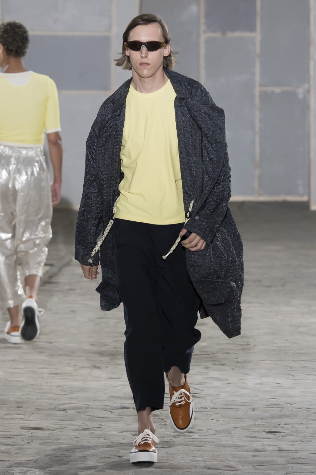 Fashion Week Paris Spring/Summer 2018 look 29 from the Julien David collection 男装