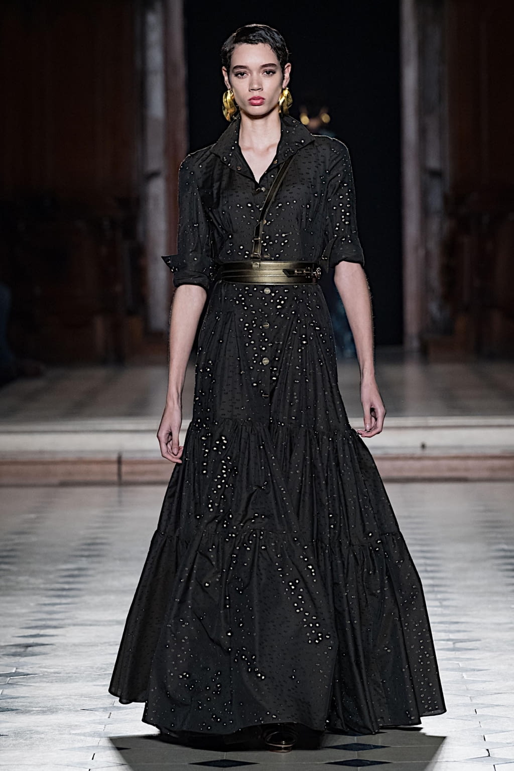 Fashion Week Paris Spring/Summer 2020 look 17 from the Julien Fournié collection couture
