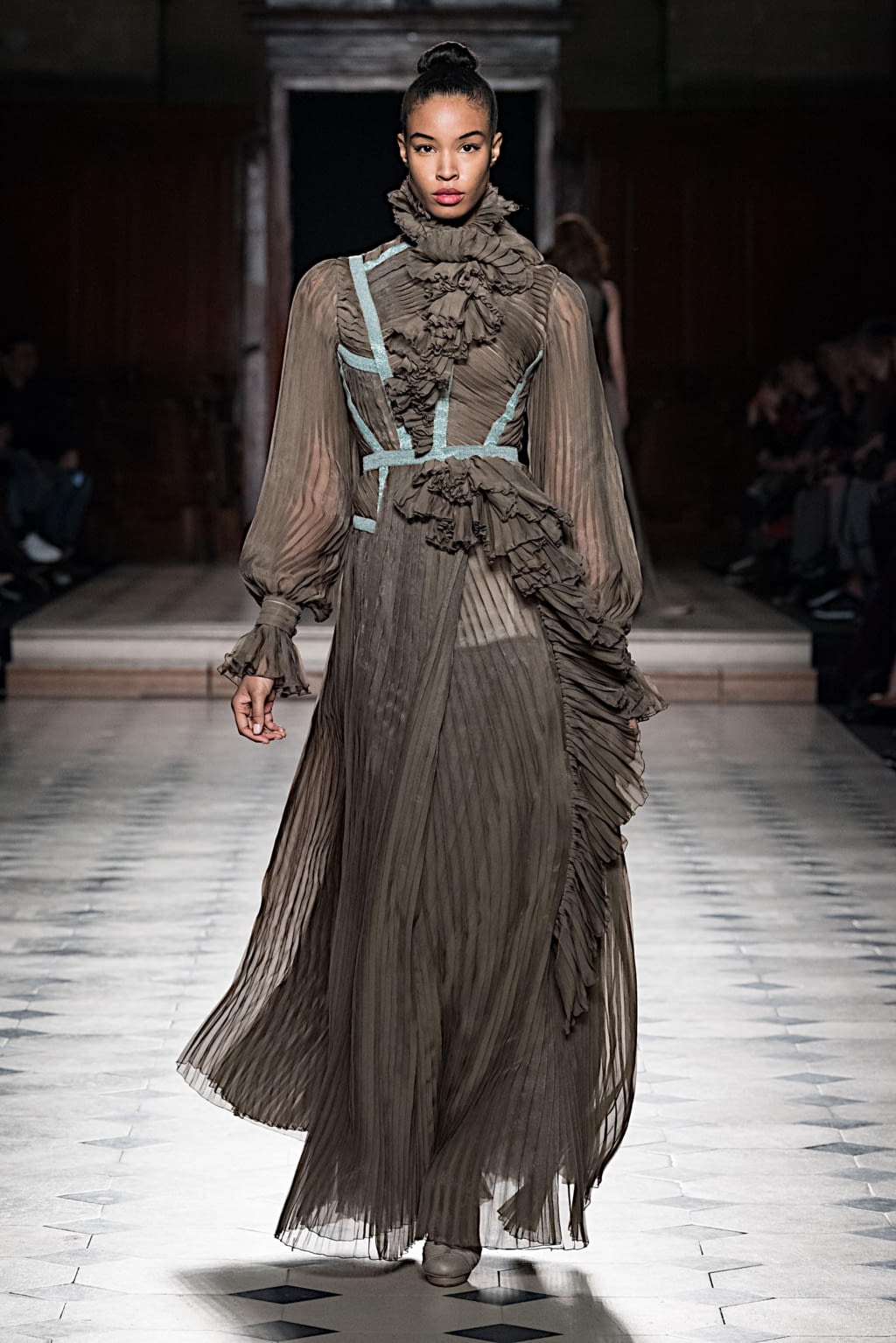 Fashion Week Paris Spring/Summer 2020 look 24 from the Julien Fournié collection couture