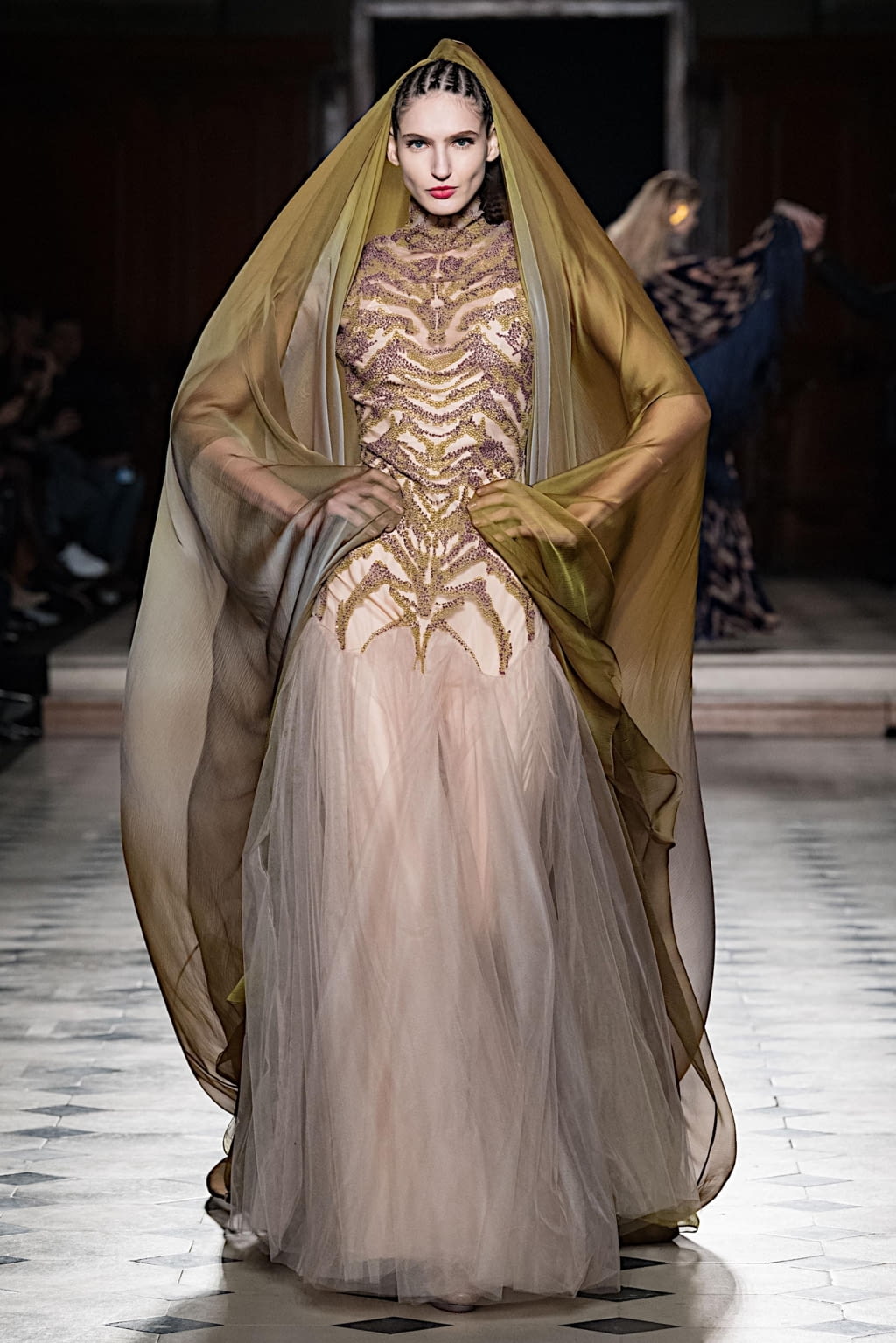 Fashion Week Paris Spring/Summer 2020 look 26 from the Julien Fournié collection couture
