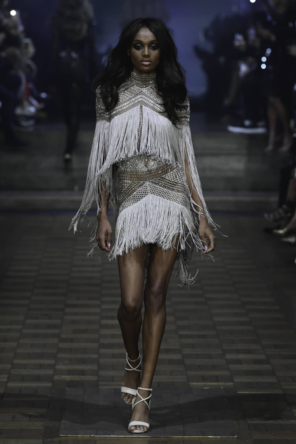 Fashion Week London Spring/Summer 2020 look 6 from the Julien MacDonald collection womenswear