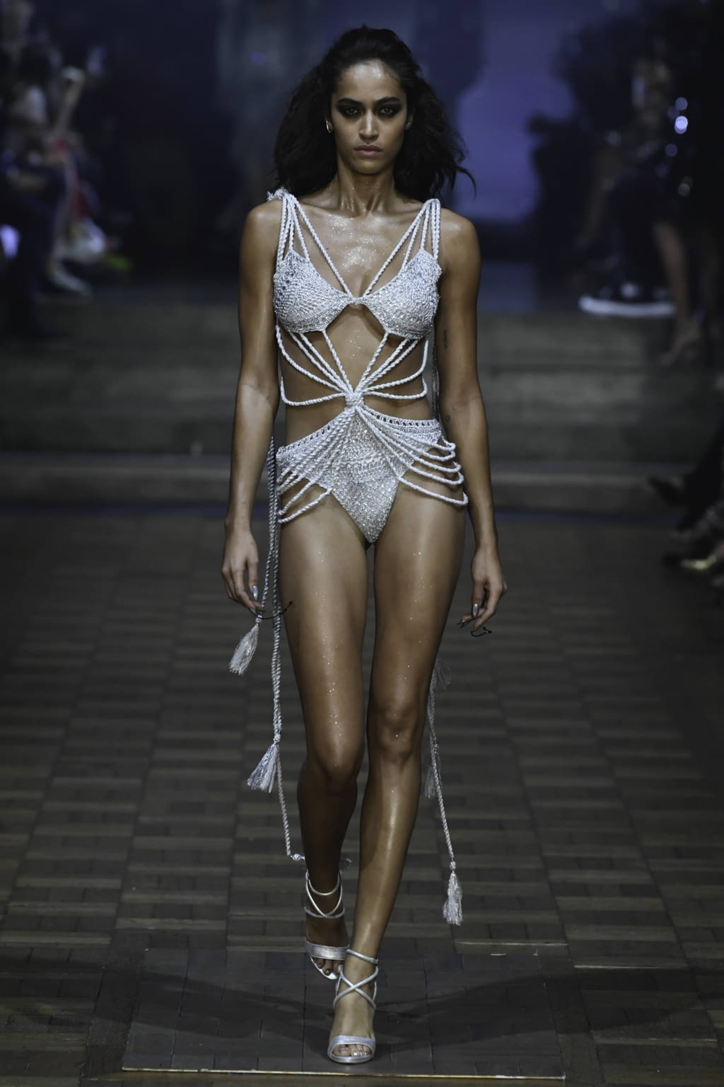 Fashion Week London Spring/Summer 2020 look 13 from the Julien MacDonald collection womenswear