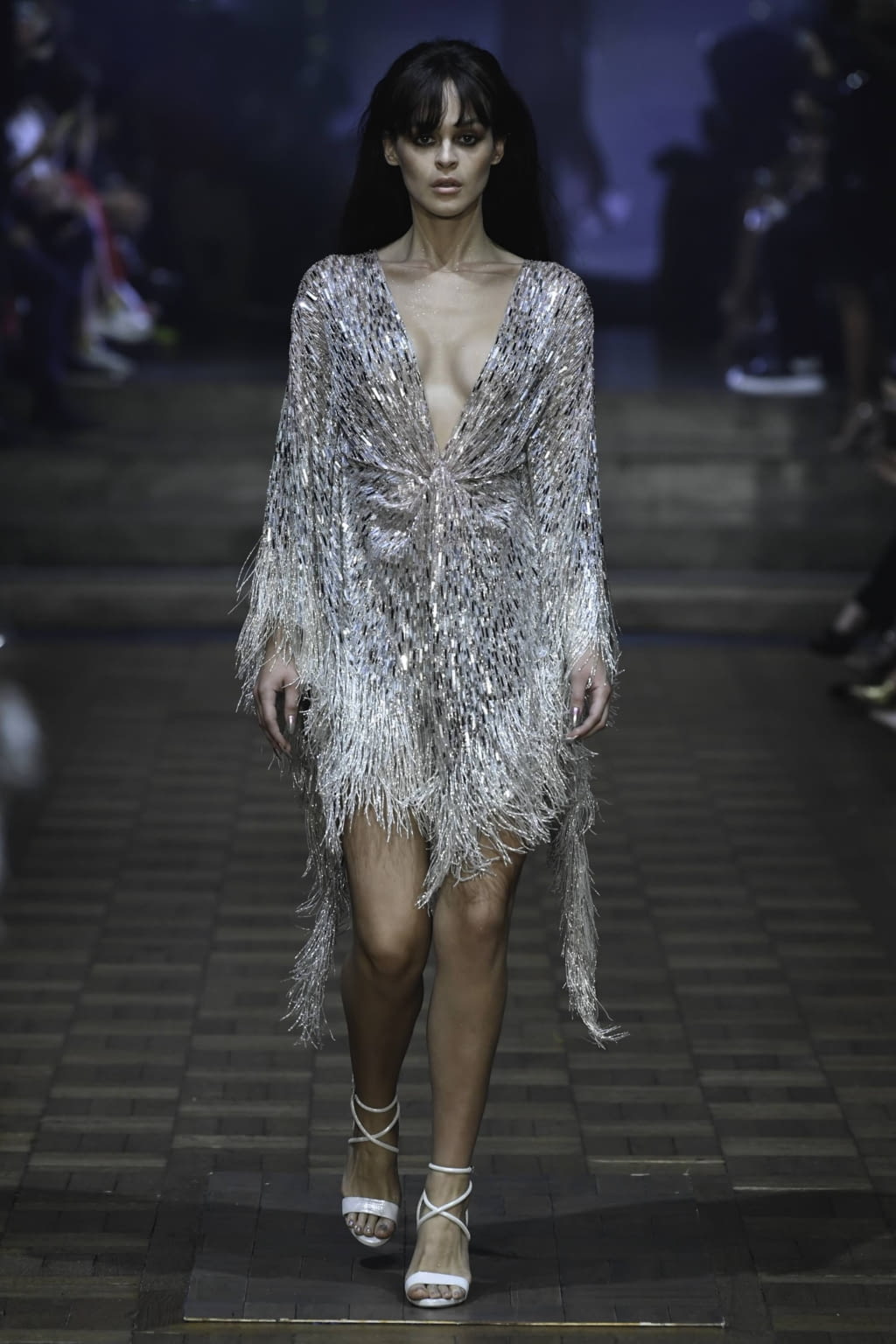 Fashion Week London Spring/Summer 2020 look 19 from the Julien MacDonald collection womenswear