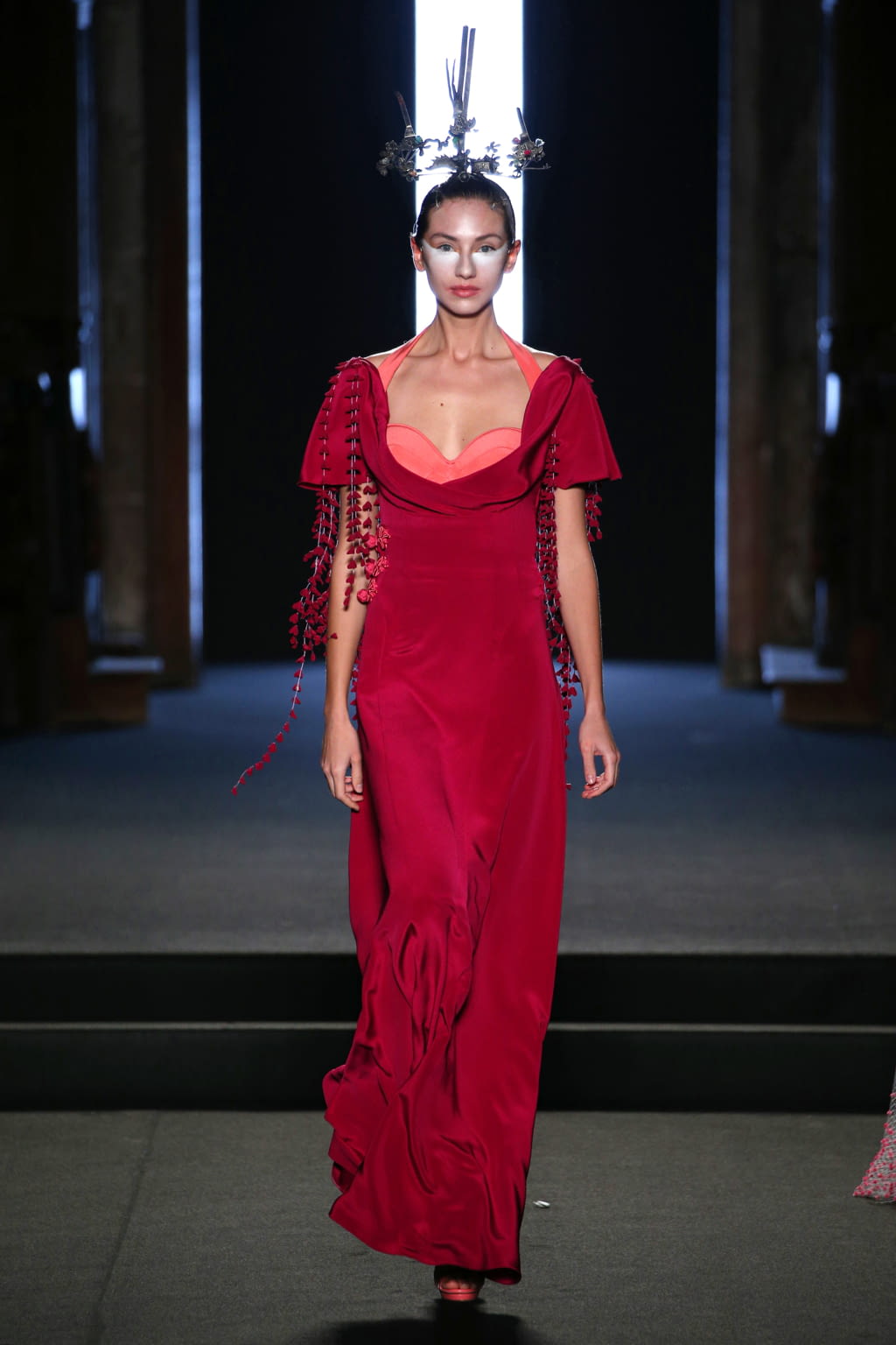 Fashion Week Paris Spring/Summer 2018 look 22 from the Julien Fournié collection couture