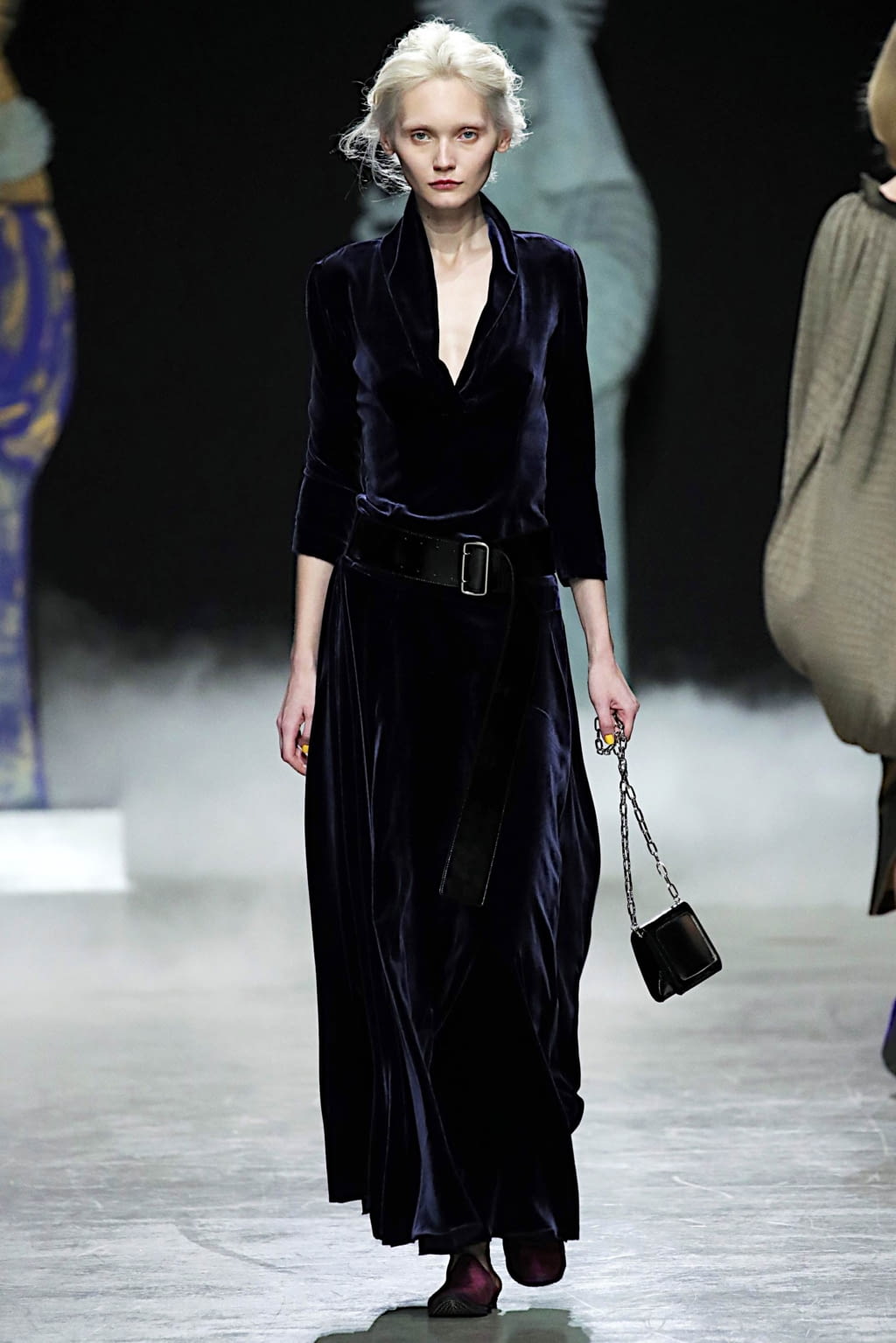Fashion Week Paris Fall/Winter 2020 look 16 from the Junko Shimada collection womenswear