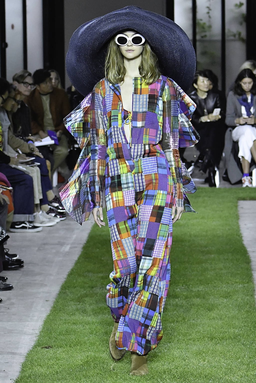 Fashion Week Paris Spring/Summer 2019 look 1 from the Junko Shimada collection 女装