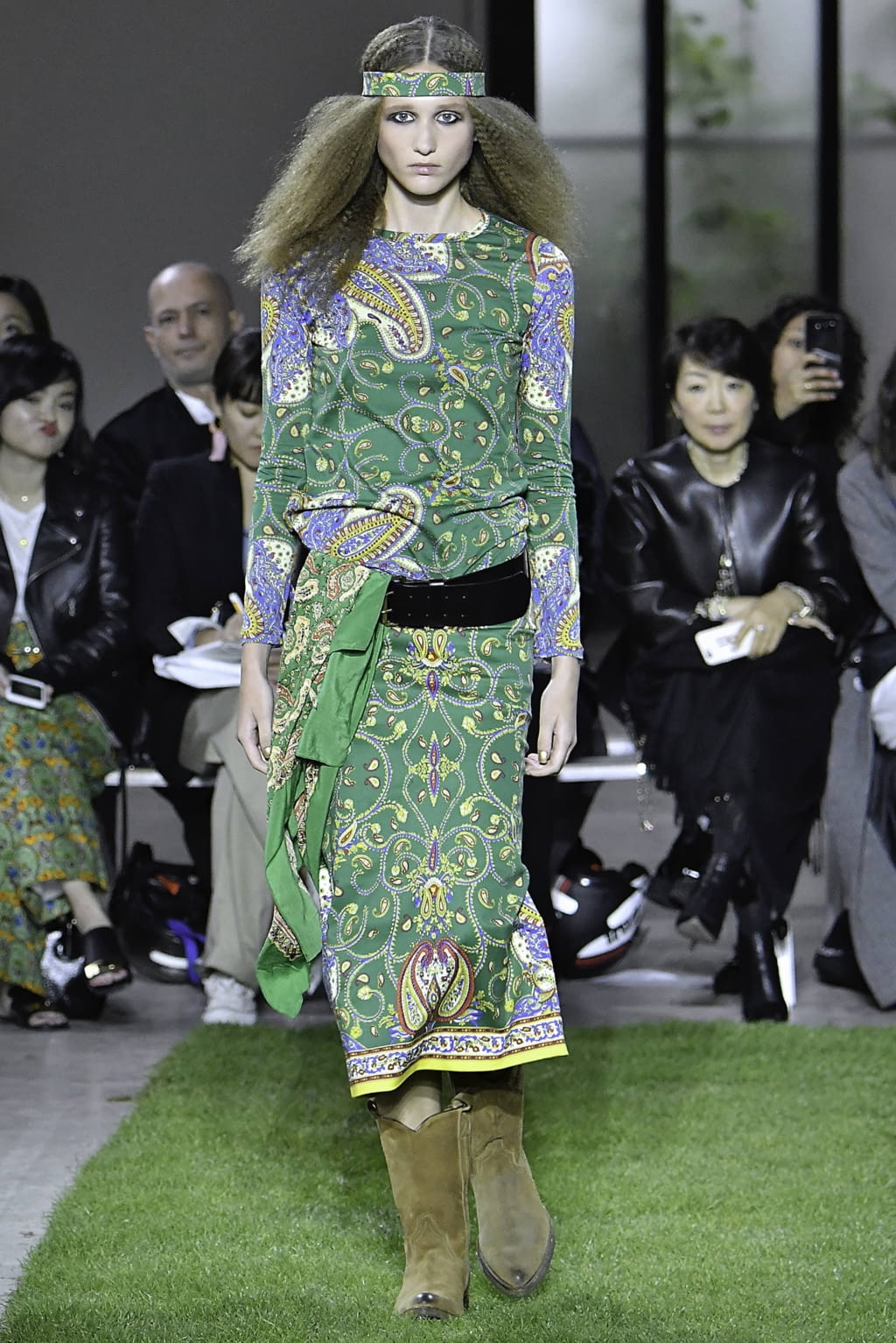 Fashion Week Paris Spring/Summer 2019 look 13 de la collection Junko Shimada womenswear