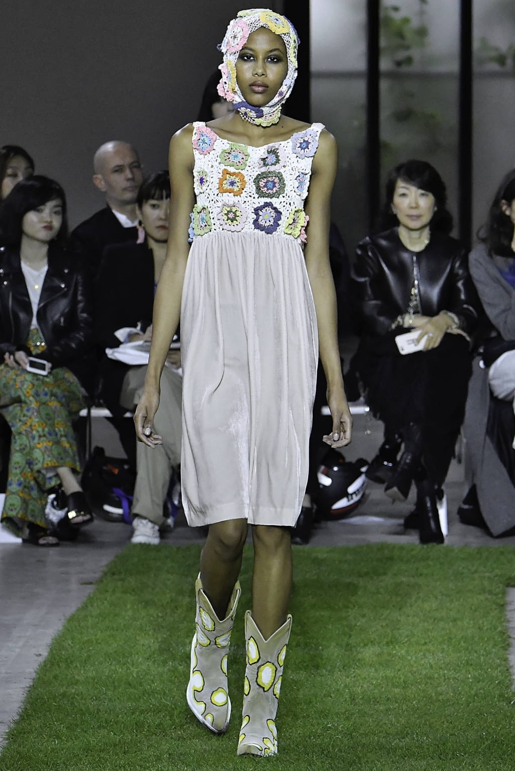 Fashion Week Paris Spring/Summer 2019 look 14 from the Junko Shimada collection womenswear