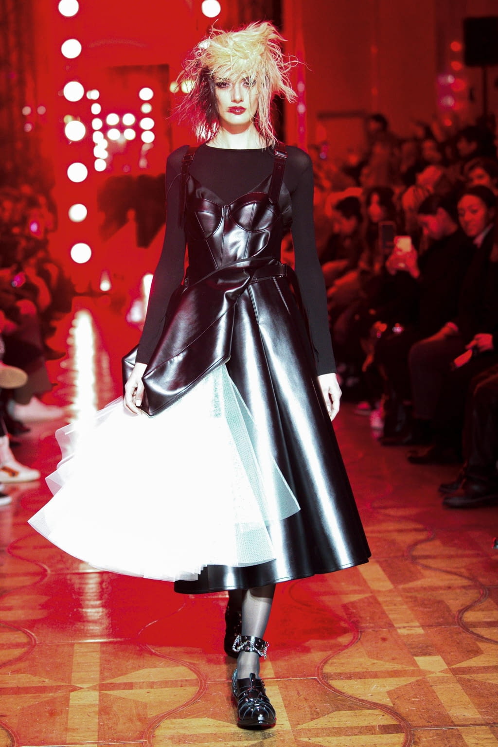 Fashion Week Paris Fall/Winter 2020 look 2 de la collection Junya Watanabe womenswear
