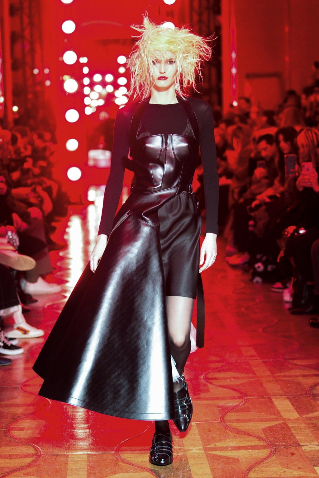 Fashion Week Paris Fall/Winter 2020 look 3 de la collection Junya Watanabe womenswear