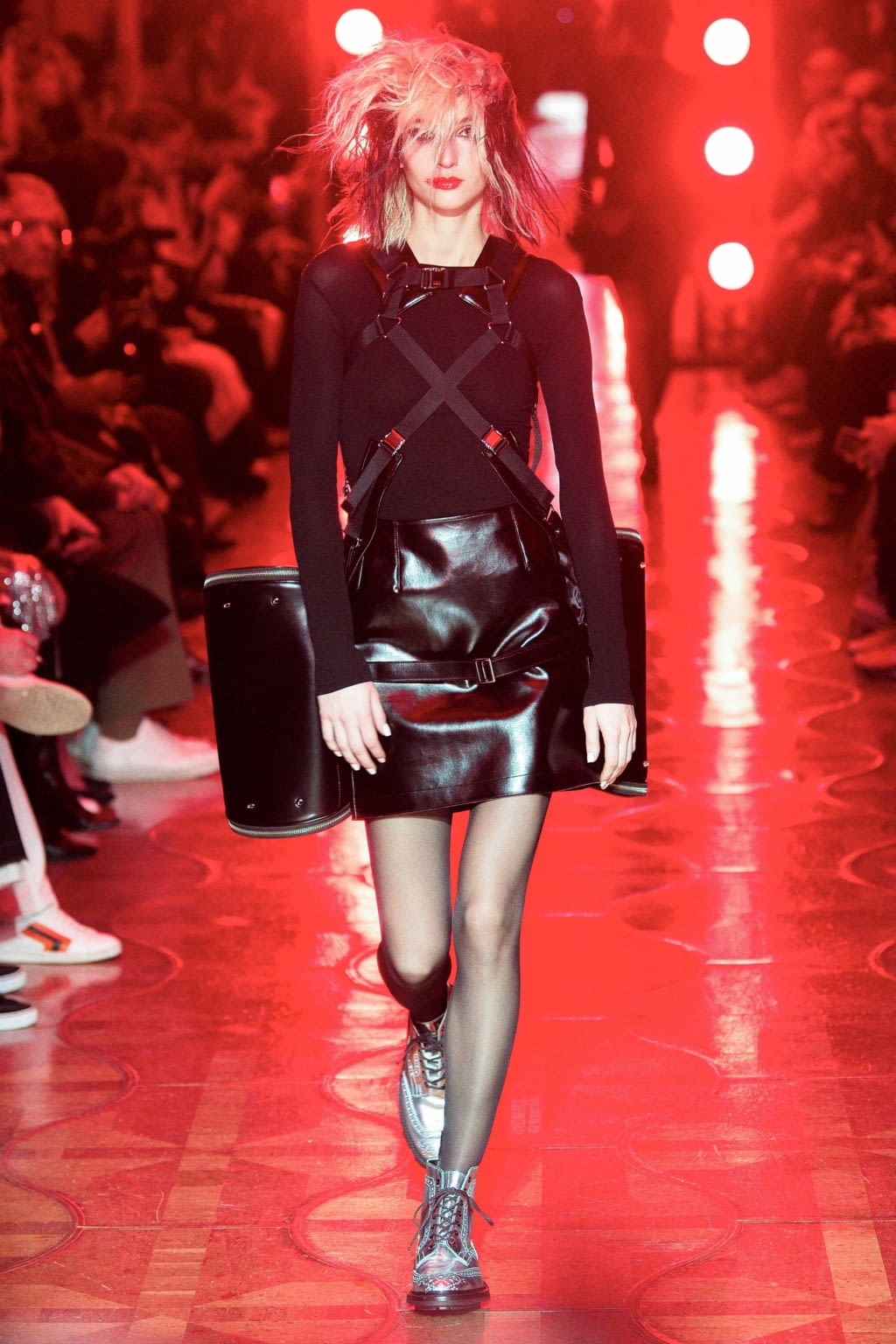 Fashion Week Paris Fall/Winter 2020 look 4 from the Junya Watanabe collection womenswear