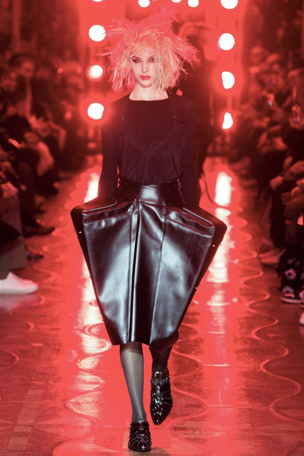 Fashion Week Paris Fall/Winter 2020 look 6 from the Junya Watanabe collection womenswear