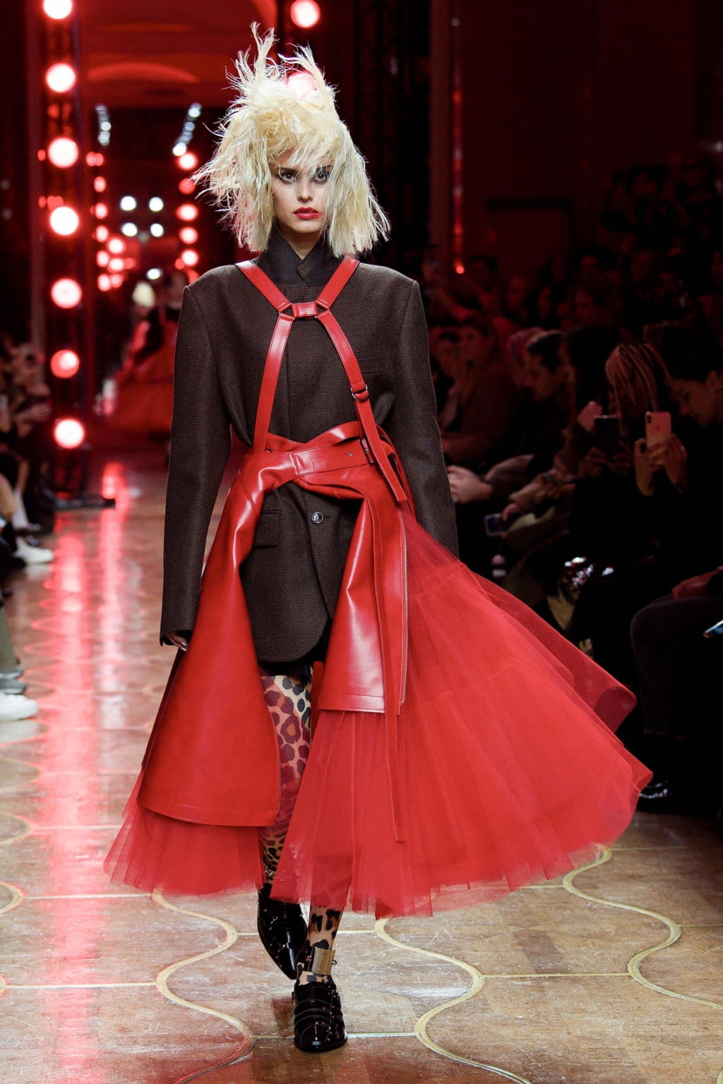 Fashion Week Paris Fall/Winter 2020 look 11 from the Junya Watanabe collection womenswear