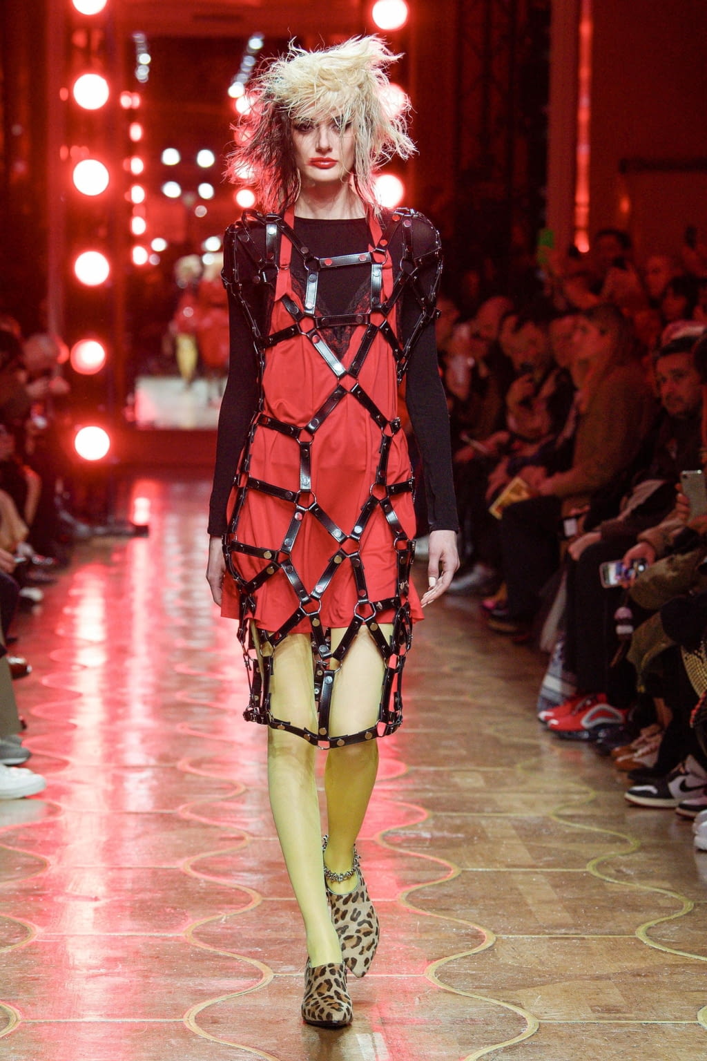 Fashion Week Paris Fall/Winter 2020 look 14 from the Junya Watanabe collection womenswear