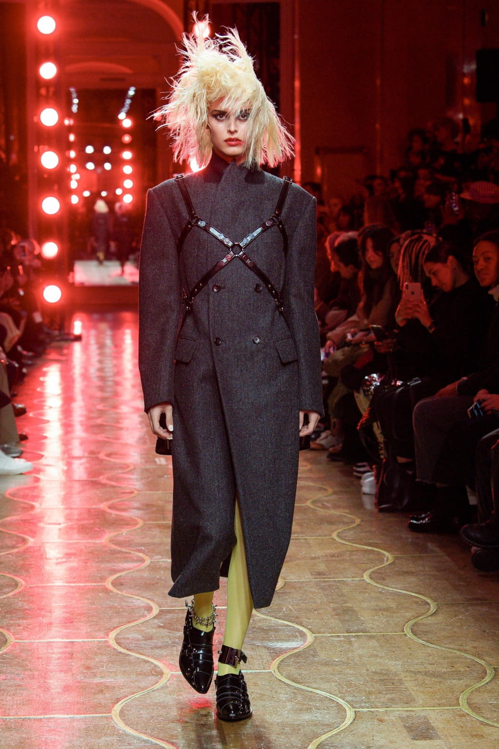 Fashion Week Paris Fall/Winter 2020 look 24 from the Junya Watanabe collection 女装